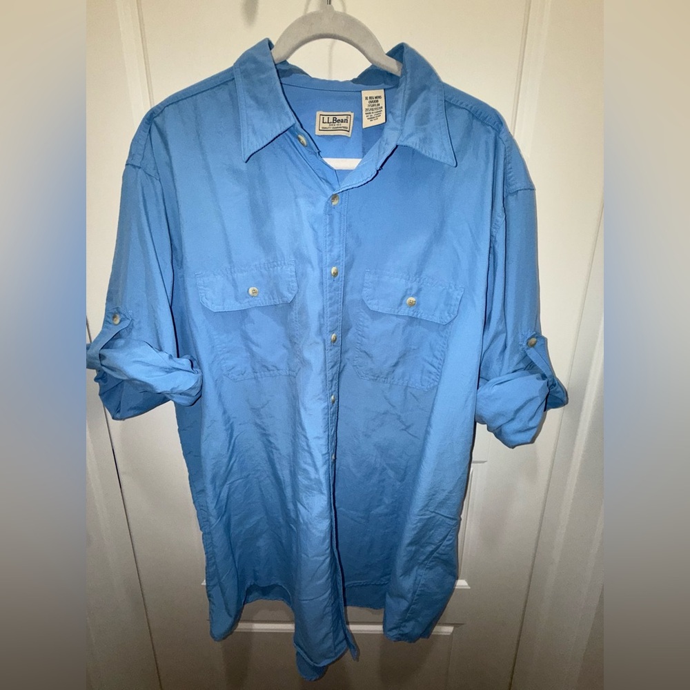 Vintage L.L. Bean. Tropicwear Roll-Up Sleeve Button Down. Blue. Size XL.